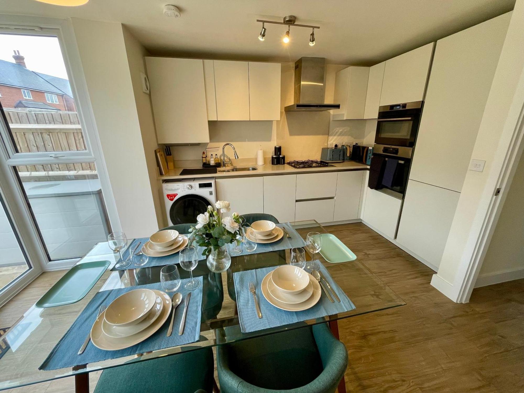 3-Bedroom Luxury Stay With Free Parking Market Harborough Exteriér fotografie